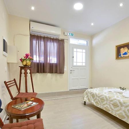Sarantis Studio Corfu  Luaran gambar